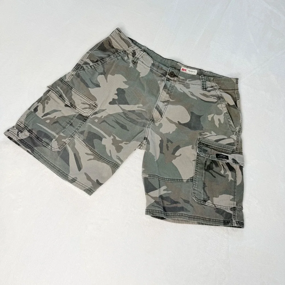 Wrangler Relaxed‎ Fit Camo Cargo Shorts Men's 36 Green Y2K Utility 10in
